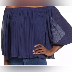 Lush Nordstrom Chiffon Tiny Pleat off shoulder. Beautiful Chic Royal Blue. Med.